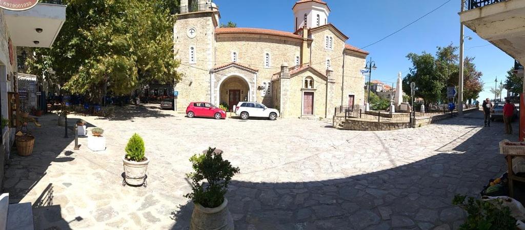 Ξενωνασ Σελινουντα Hotel Kosmás Екстериор снимка