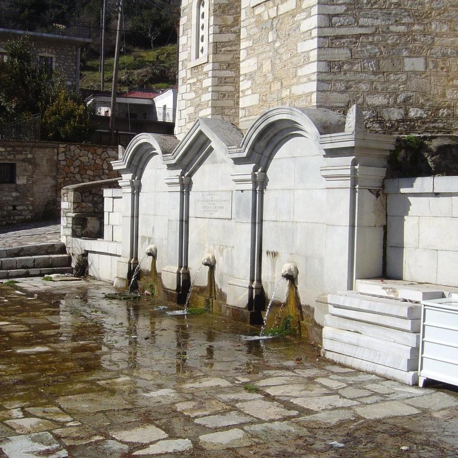 Ξενωνασ Σελινουντα Hotel Kosmás Екстериор снимка